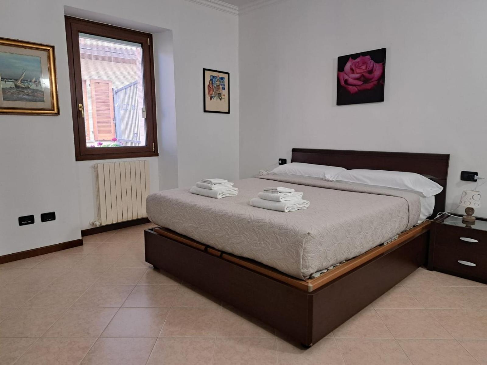 Le Rose Sul Lago Pescate Exterior foto